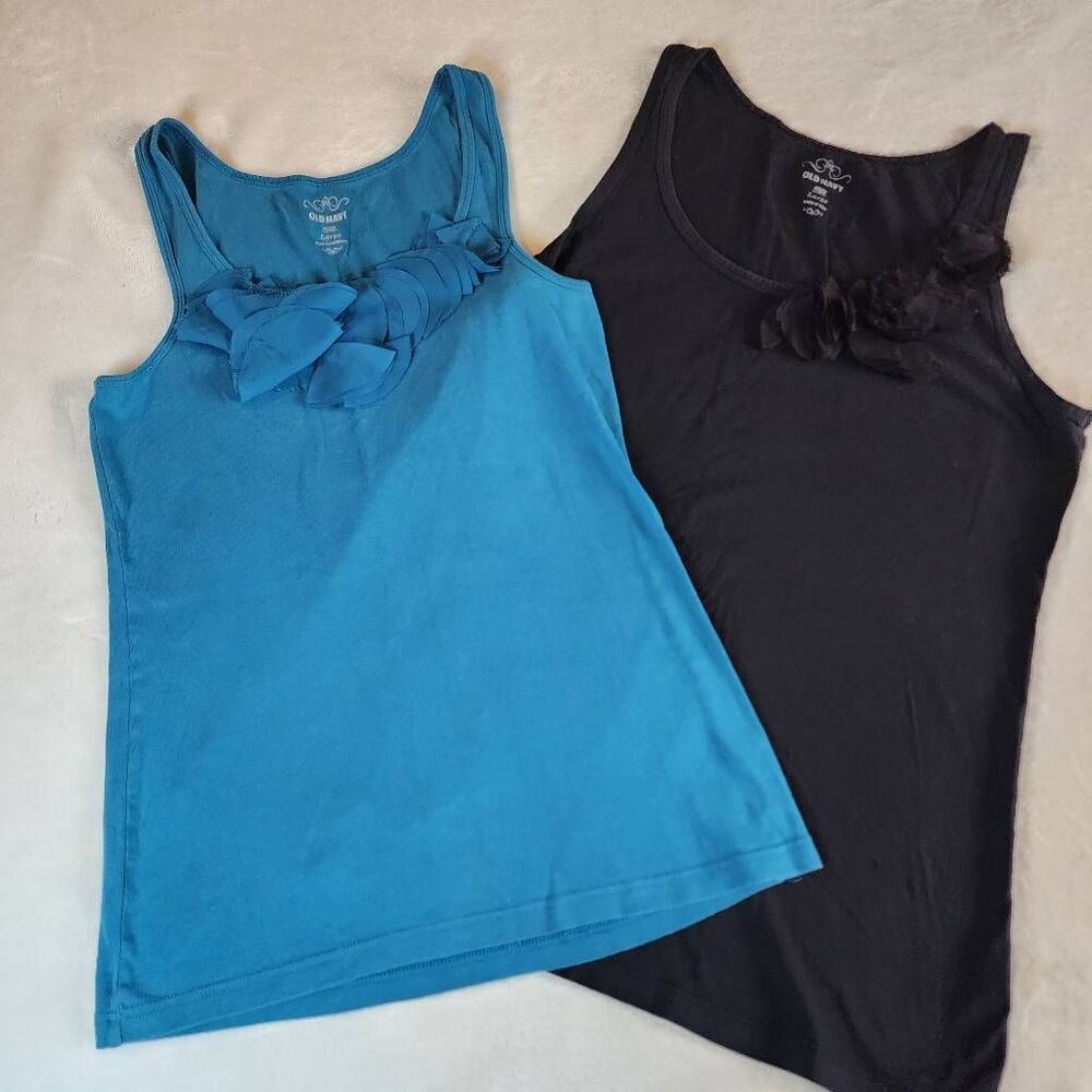 Old Navy Set Of Two Embellished Tank Tops Size Large